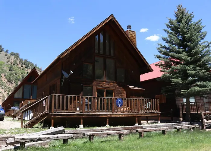 Beaver Lodge On The River - On The River - Near Copper Chair Lift - Wifi - Cable - Walk To Main Street - Grill - Wood Burning Fi