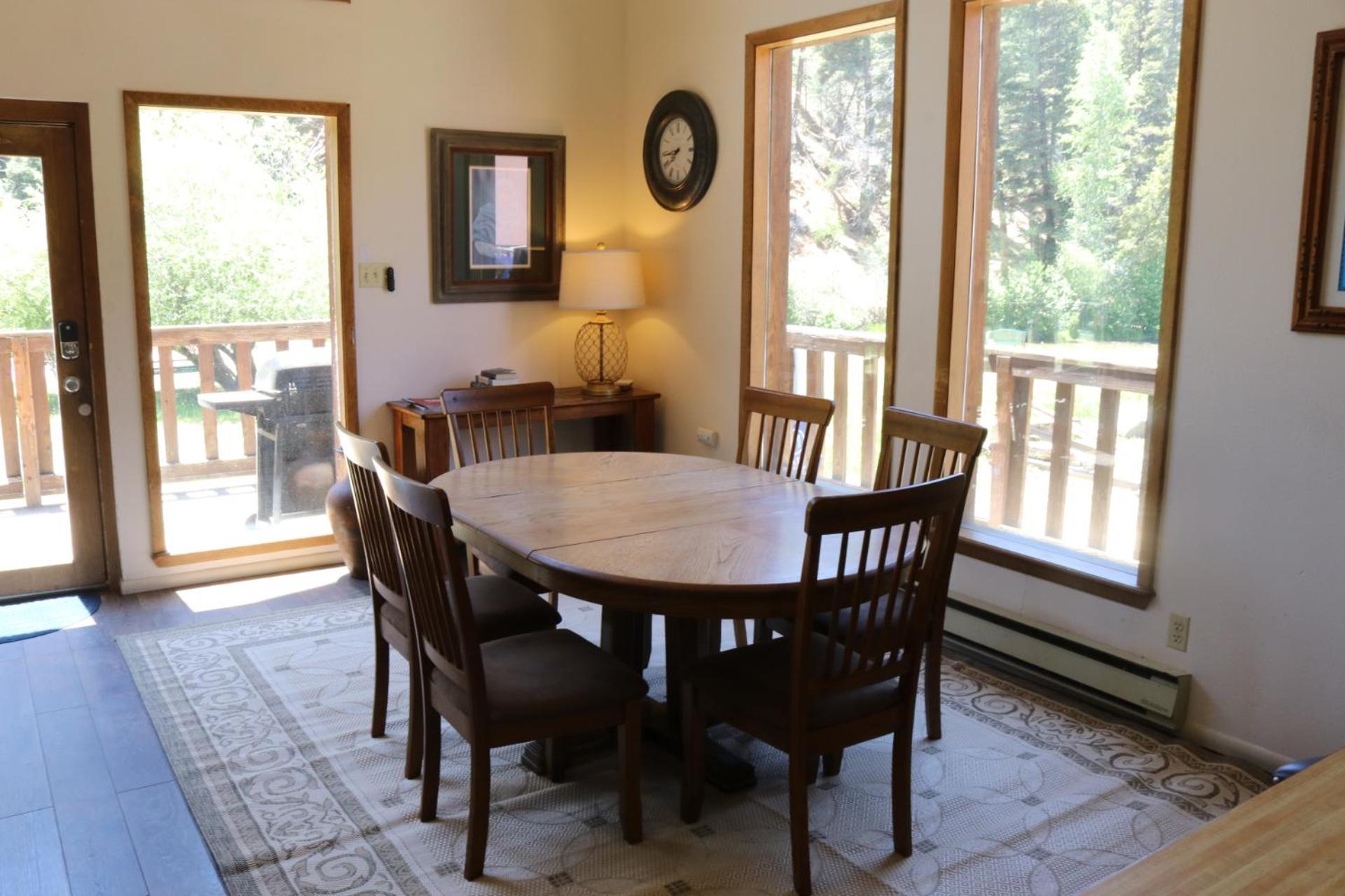 Beaver On The River - On The River - Near Copper Chair Lift - Wifi - Cable - Walk To Main Street - Grill - Wood Burning Fi * Red River
