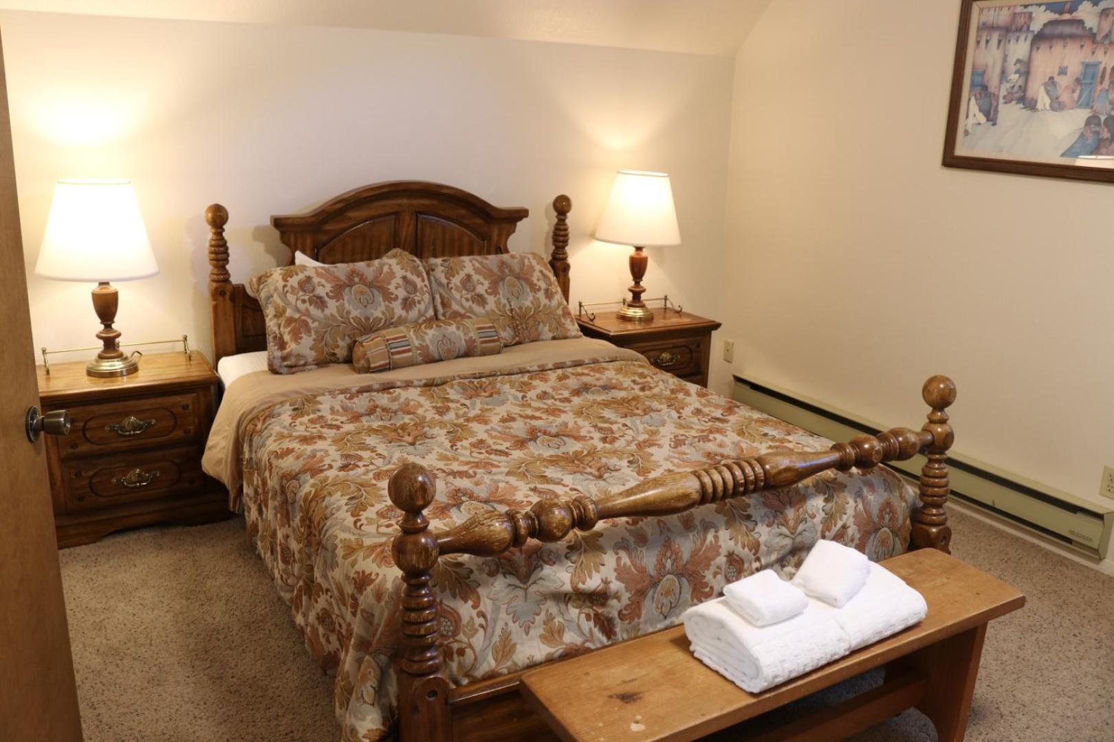 Ferienhaus Beaver On The River - On The River - Near Copper Chair Lift - Wifi - Cable - Walk To Main Street - Grill - Wood Burning Fi